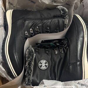 totes winter boots (avery black, size 8)